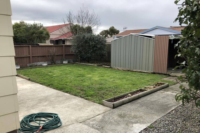 Photo of property in 17 Coromandel Court, Roslyn, Palmerston North, 4414