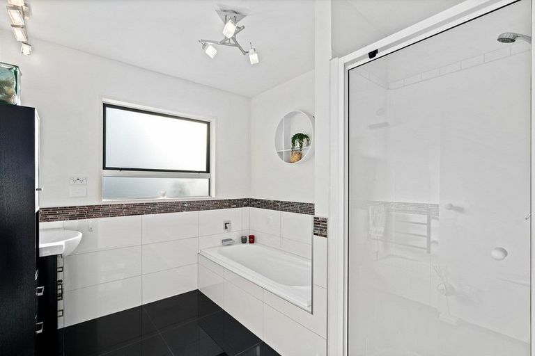 Photo of property in 116a Mount Iron Drive, Wanaka, 9305