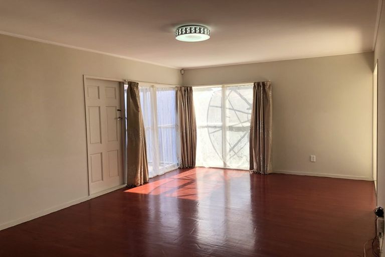 Photo of property in 17 Ascot Avenue, Henderson, Auckland, 0610