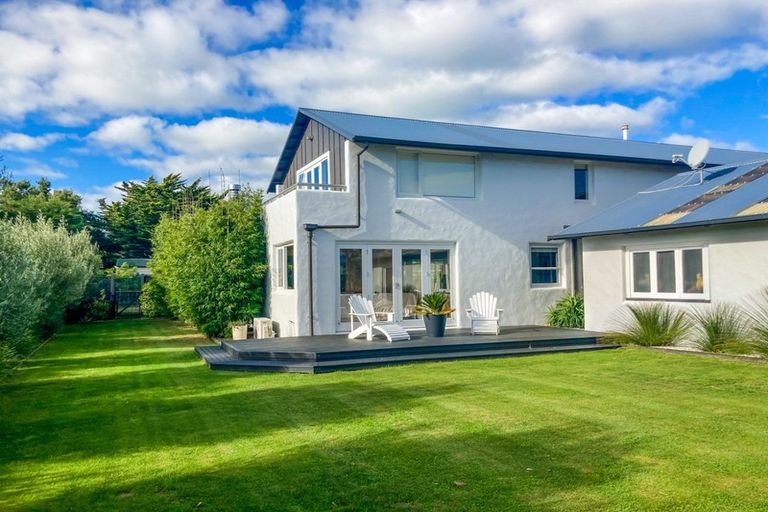 Photo of property in 29 Ferry Road, Martinborough, 5711