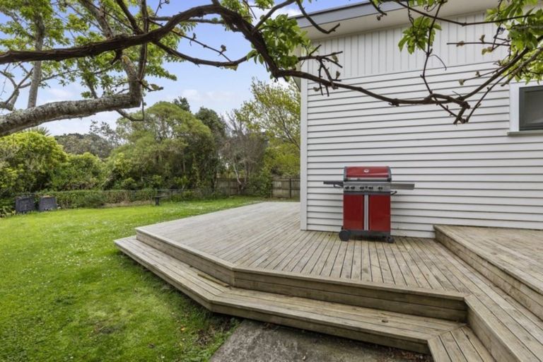 Photo of property in 55 Tirohanga Road, Tirohanga, Lower Hutt, 5010