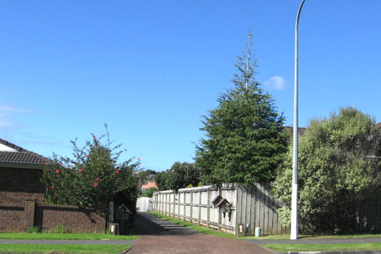 Photo of property in 2/136 Whitford Road, Somerville, Auckland, 2014