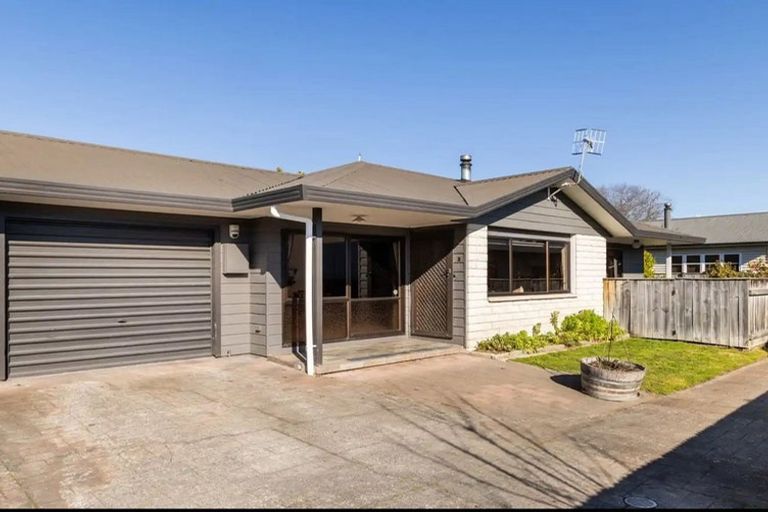 Photo of property in 2/8 Duart Road, Havelock North, 4130