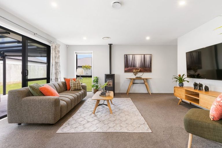 Photo of property in 28 Barewood Grove, West Melton, 7618