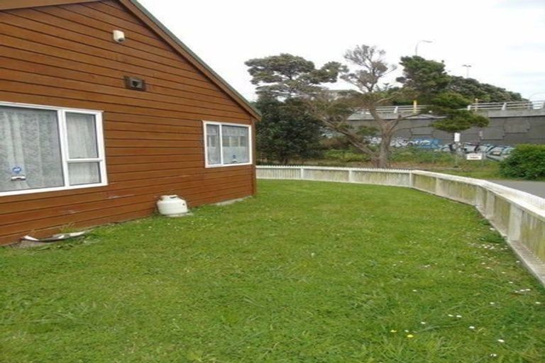 Photo of property in 1 Takatimu Way, Johnsonville, Wellington, 6037