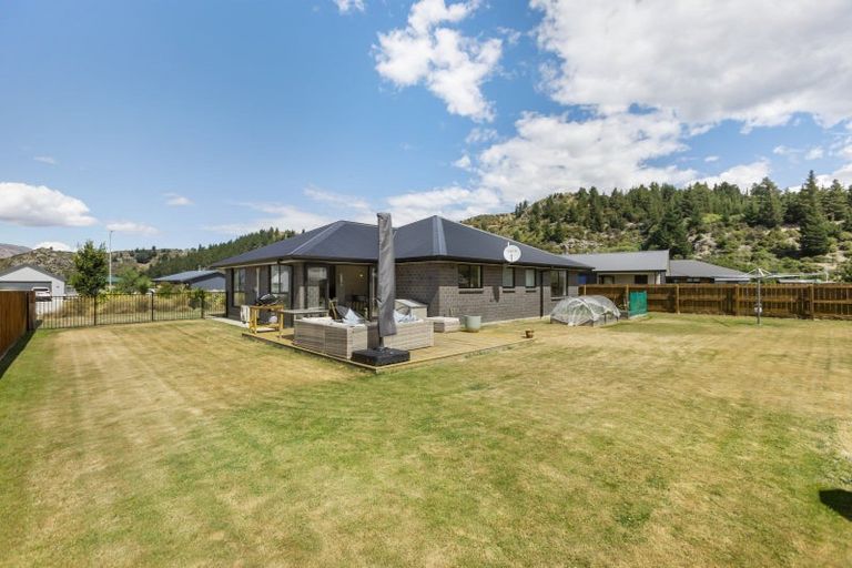 Photo of property in Luggate Park, 16 Cooper Crescent, Luggate, Cromwell, 9383