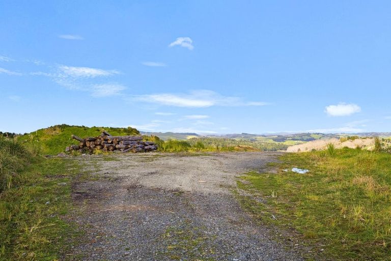 Photo of property in 128 Kamea Place, Maungaturoto, 0587