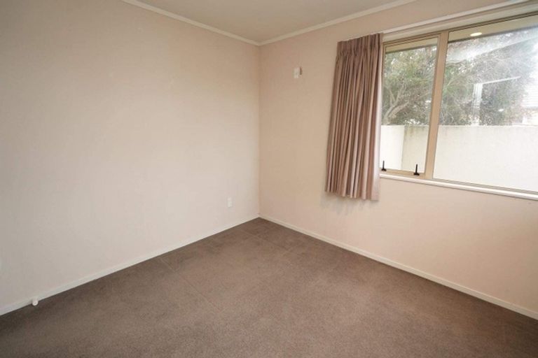Photo of property in 21 Cleveland Heights, Kelvin Grove, Palmerston North, 4414
