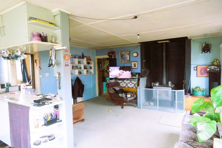 Photo of property in 19 Fonblanque Street, Westport, 7825