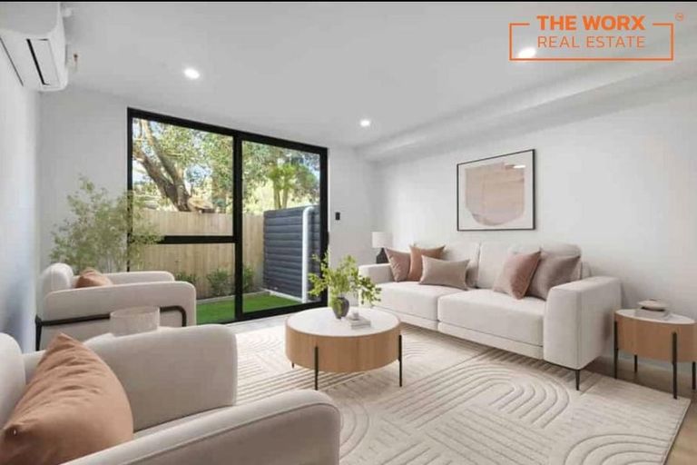 Photo of property in 5/399 Massey Road, Mangere East, Auckland, 2024
