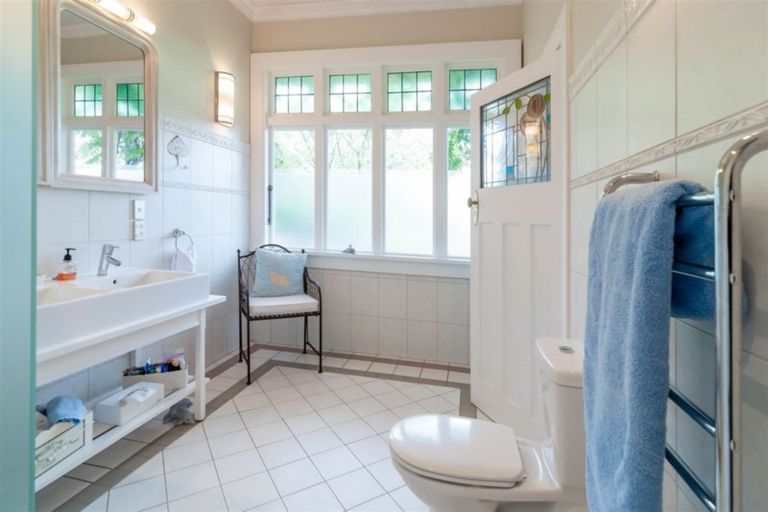 Photo of property in 85 Dyers Pass Road, Cashmere, Christchurch, 8022