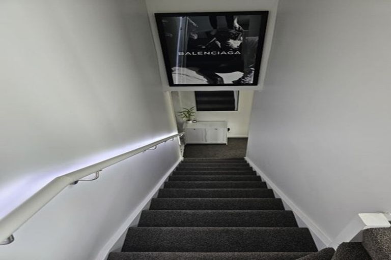 Photo of property in 10 Ara Patukawenga, Tawa, Wellington, 5028