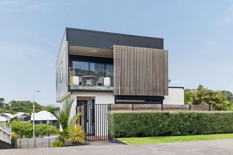 Photo of property in 252 Courtenay Street, Strandon, New Plymouth, 4312