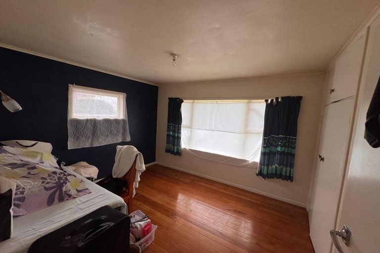 Photo of property in 1 Te Kanawa Crescent, Henderson, Auckland, 0610