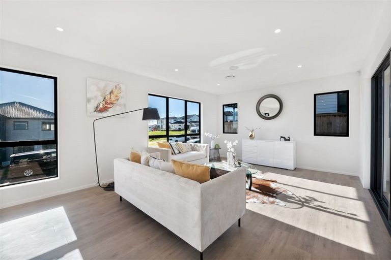 Photo of property in 2 Piki Street, Flat Bush, Auckland, 2019