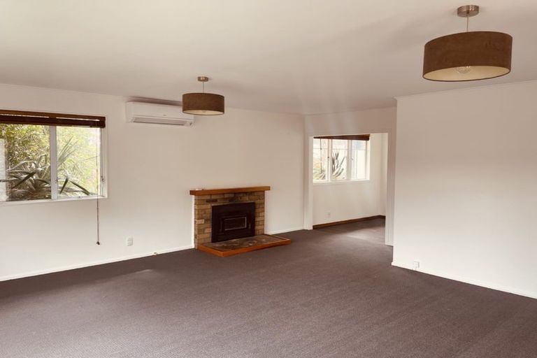 Photo of property in 49 Neil Avenue, Te Atatu Peninsula, Auckland, 0610