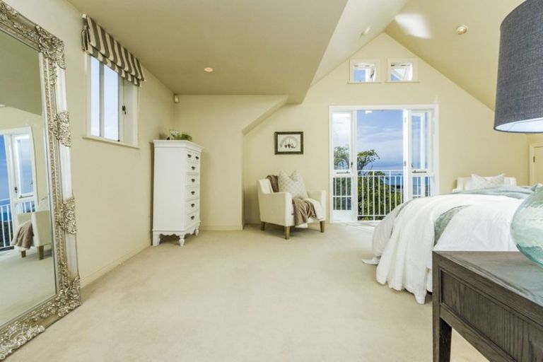 Photo of property in 16 Tiri Road, Milford, Auckland, 0620