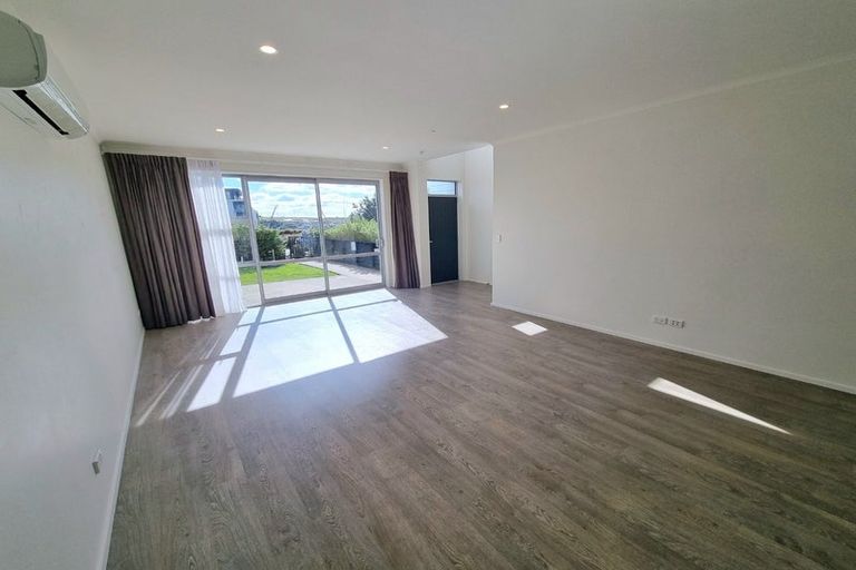 Photo of property in 61 Caldera Drive, Long Bay, Auckland, 0630