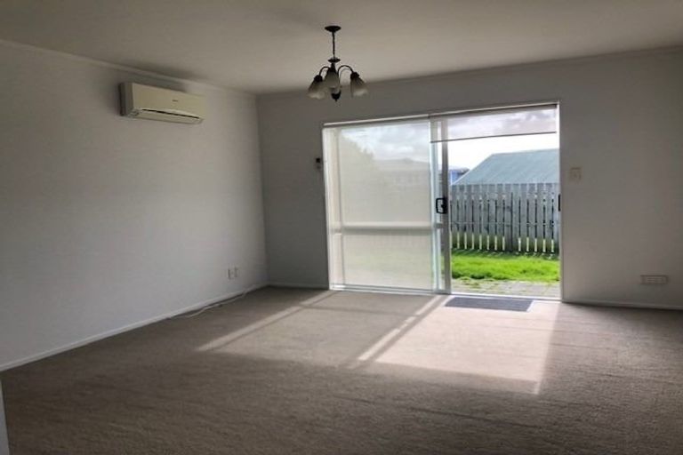 Photo of property in 8a Fordham Street, Beach Haven, Auckland, 0626