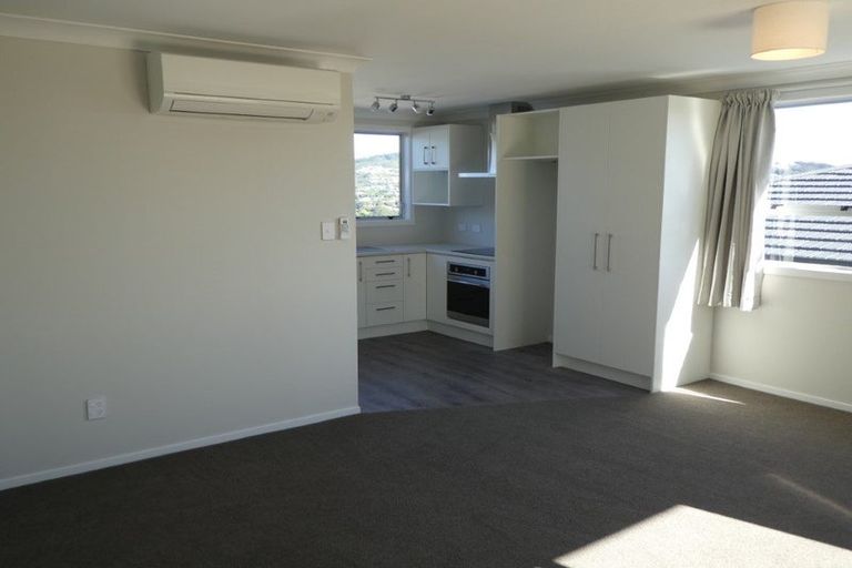 Photo of property in 20b Chetwode Grove, Newlands, Wellington, 6037