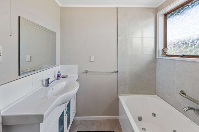 Photo of property in 53 Hinau Street, Castlecliff, Whanganui, 4501