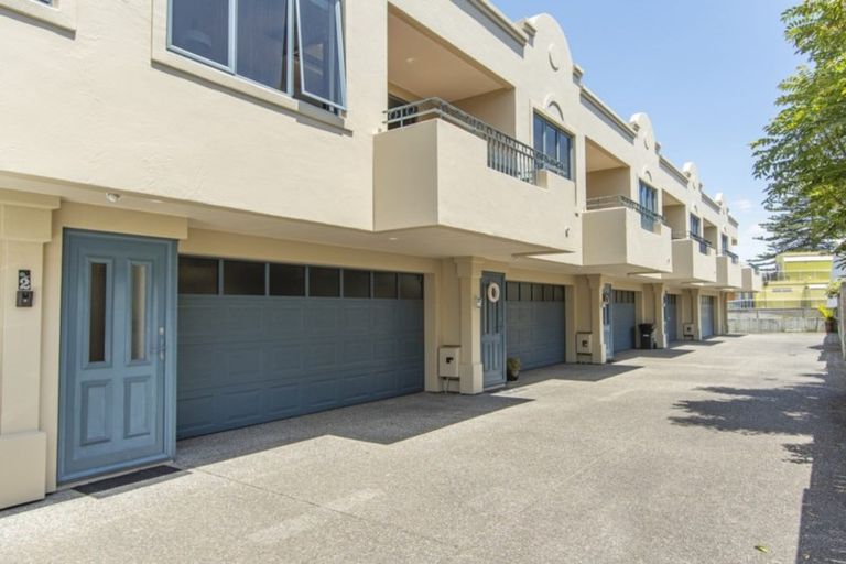 Photo of property in 2/8 Victoria Road, Mount Maunganui, 3116