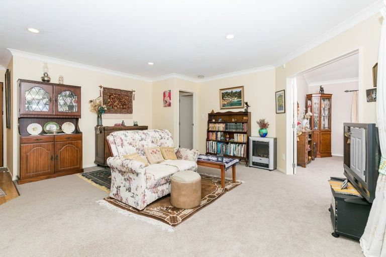 Photo of property in 24 Highgrove Drive, Grandview Heights, Hamilton, 3200