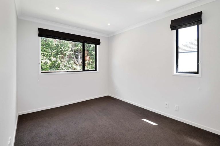 Photo of property in 176 Stokes Valley Road, Stokes Valley, Lower Hutt, 5019