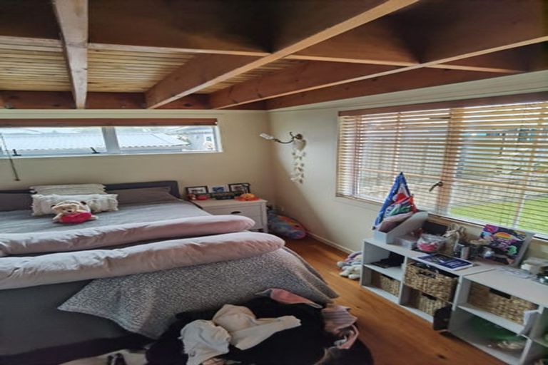 Photo of property in 62 Edgewater Drive, Pakuranga, Auckland, 2010