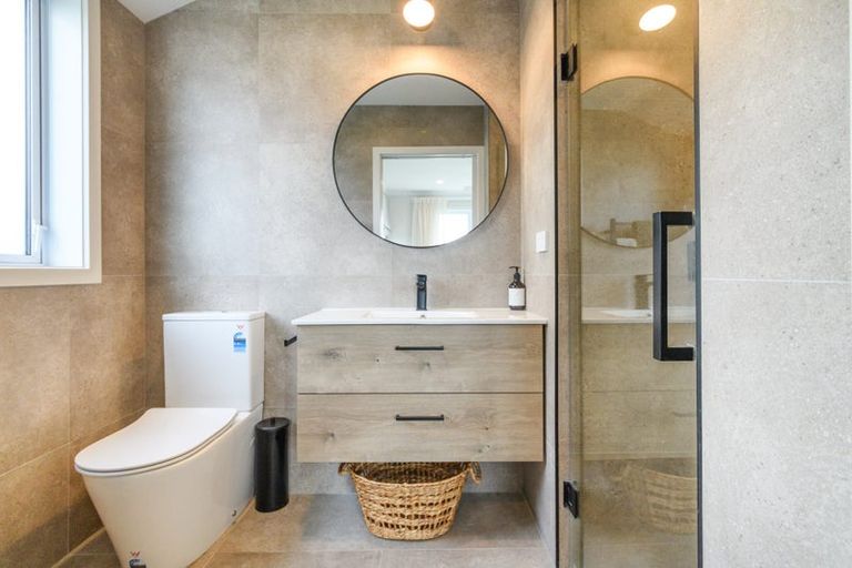 Photo of property in 1 Ivy Lane, Kelvin Grove, Palmerston North, 4414