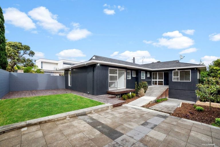 Photo of property in 8 Heaton Grove, Chatswood, Auckland, 0626