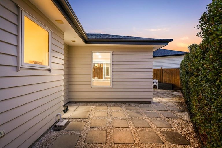 Photo of property in 8 Konoba Avenue, Kumeu, 0810