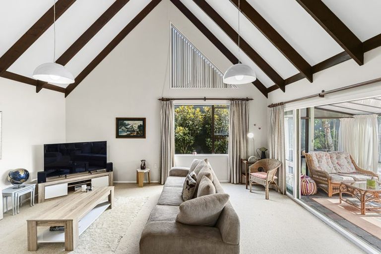 Photo of property in 9a Tamati Place, Merrilands, New Plymouth, 4312