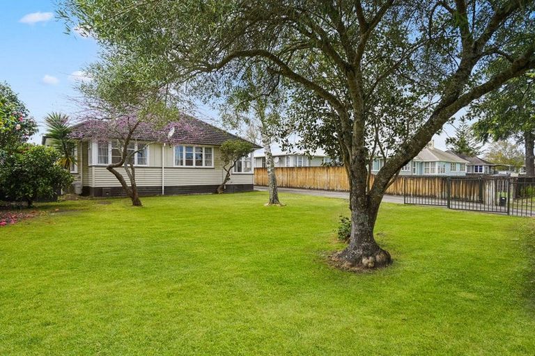 Photo of property in 50 Sare Crescent, Fairfield, Hamilton, 3214