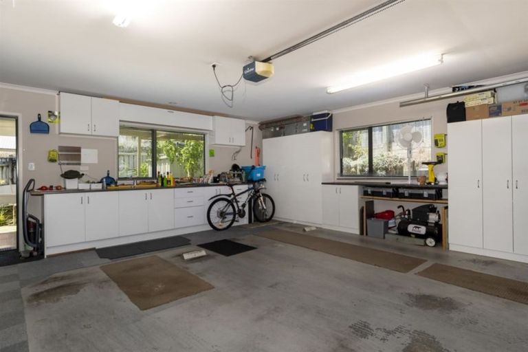 Photo of property in 1 Leven Close, Bethlehem, Tauranga, 3110