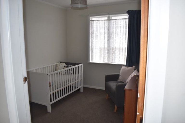 Photo of property in 75 Victoria Street, Carterton, 5713