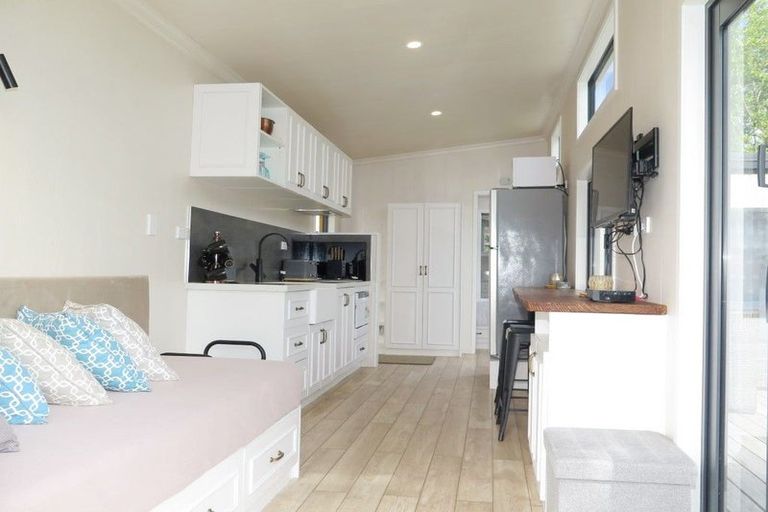 Photo of property in 10 Cross Street, Raglan, 3225