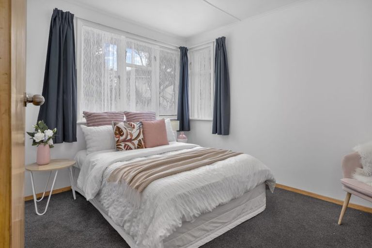 Photo of property in 9 Hampshire Street, Cannons Creek, Porirua, 5024