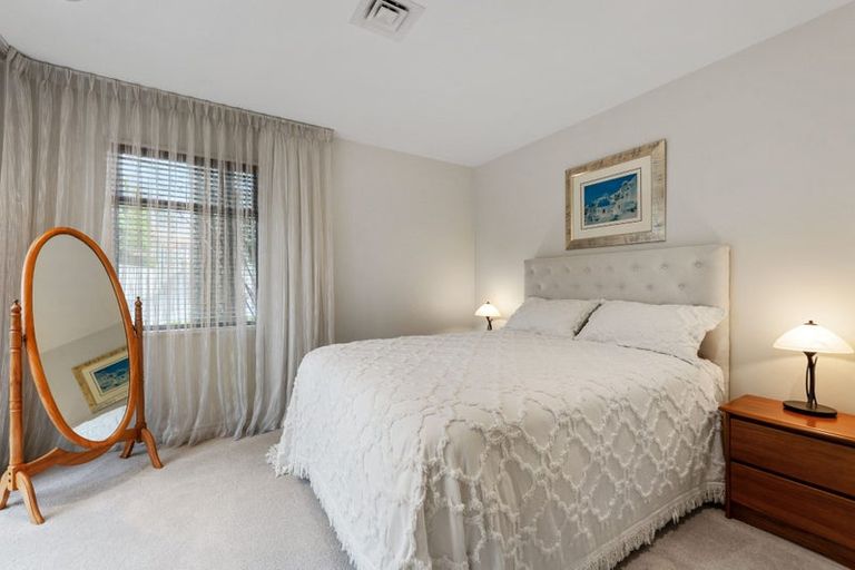 Photo of property in 37 Clyside Avenue, Half Moon Bay, Auckland, 2012