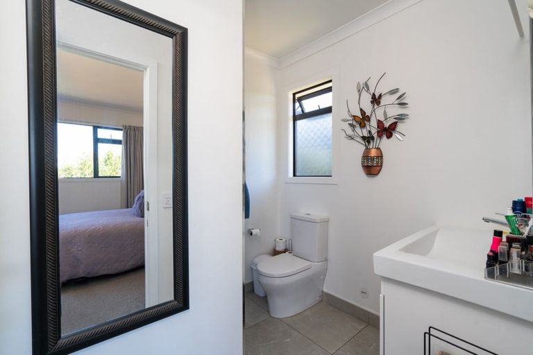 Photo of property in 38 Katelyn Place, Kinloch, Taupo, 3385