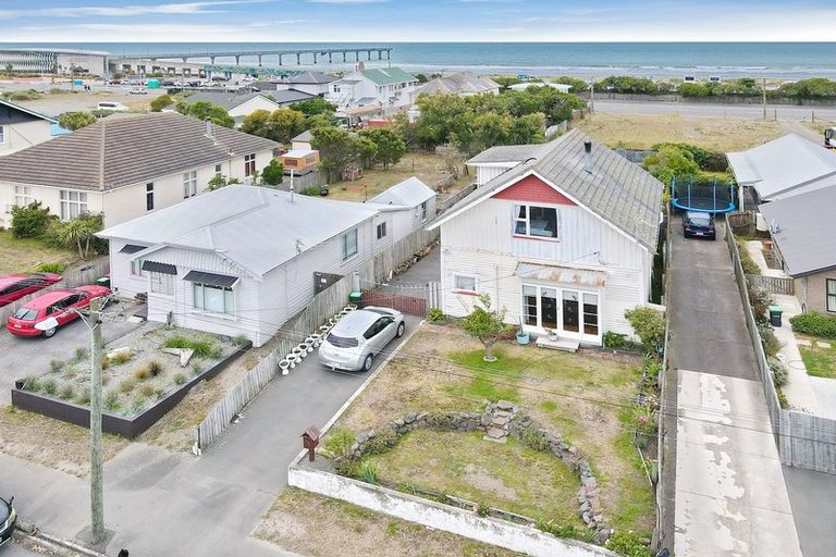 Photo of property in 33 Oram Avenue, New Brighton, Christchurch, 8061