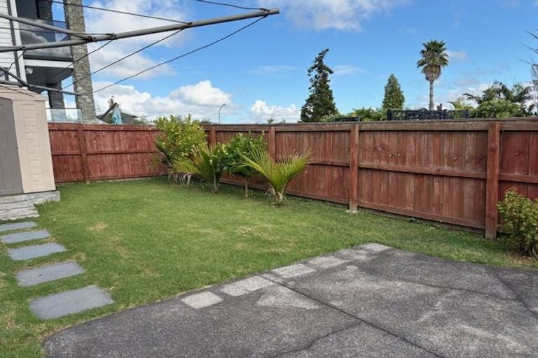 Photo of property in 15 Dakota Avenue, Beach Haven, Auckland, 0626