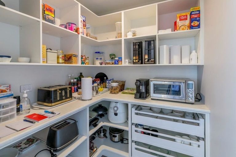 Photo of property in 18 Morepork Drive, Waikanae, 5036