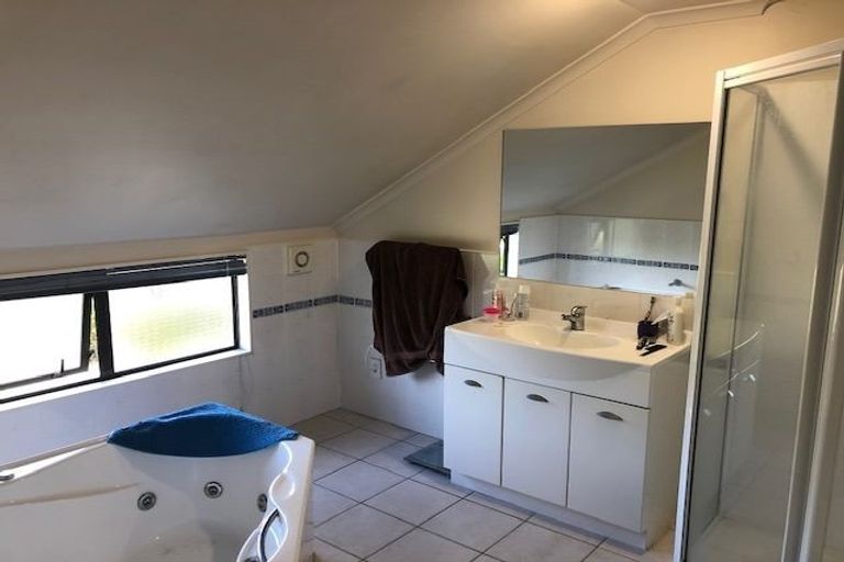 Photo of property in 3/102 Greenhithe Road, Greenhithe, Auckland, 0632