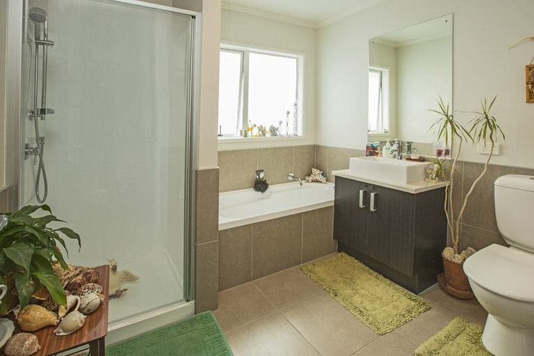 Photo of property in 40 Valderama Drive, Flat Bush, Auckland, 2019
