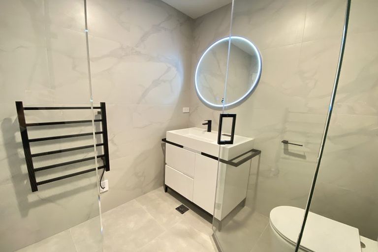 Photo of property in 57d Edmonton Road, Henderson, Auckland, 0612