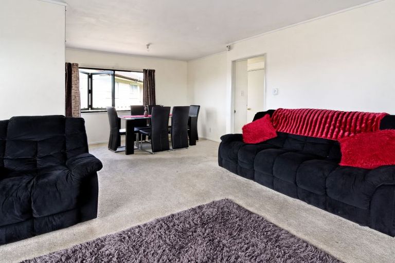 Photo of property in 13 Landow Place, Henderson, Auckland, 0612