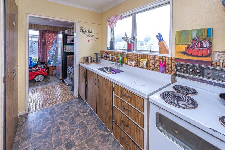 Photo of property in 39 Tongariro Street, Castlecliff, Whanganui, 4501