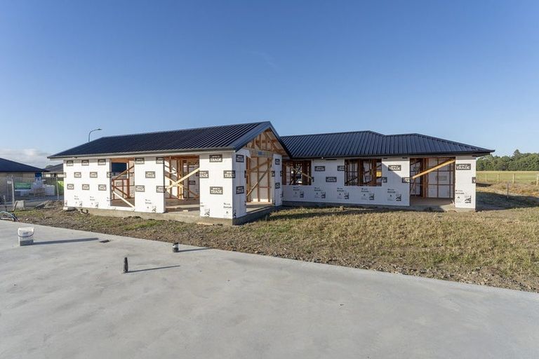 Photo of property in 39 Mehrtens Crescent, Woodend, 7691