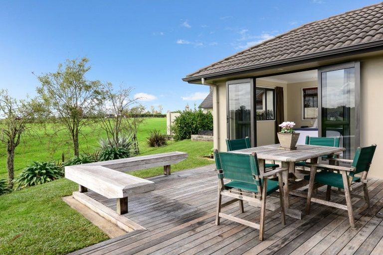 Photo of property in 12 Peninsula Point, Huntington, Hamilton, 3210